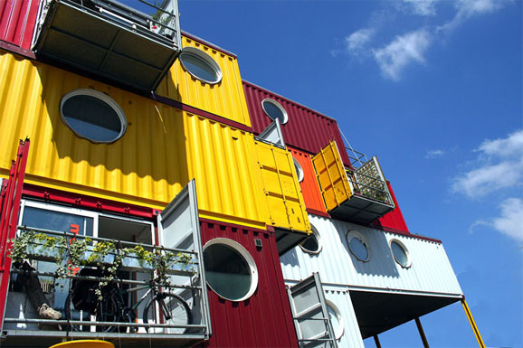 A Shipping Container House That Makes Sense