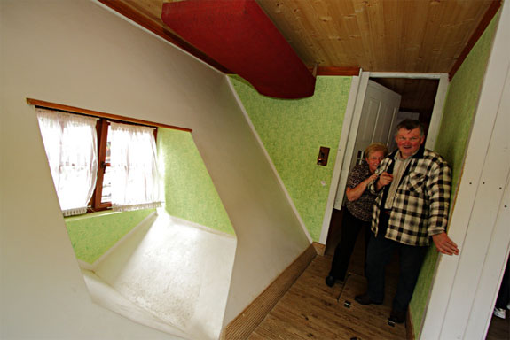Design Blog: Upside Down House, Szymbark, Poland