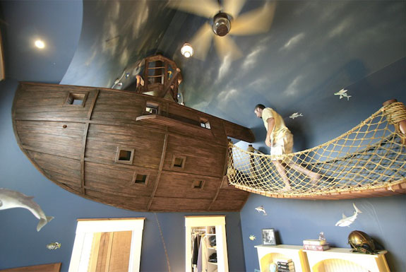 Arr, Cool Pirate-Themed <br />Bedroom Design