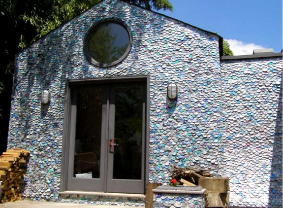 Cool Home Design: Unusual Roofing Material - Aluminum Cans